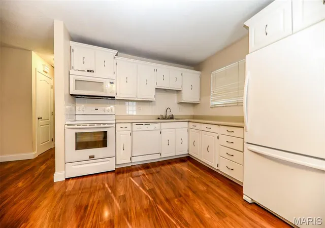 Photo 3 of Single family home for sale at 12 Blue Spruce Ct, Granite City, IL 62040 | MLS# MIS26054273 | Listing updated on 2026-09-05