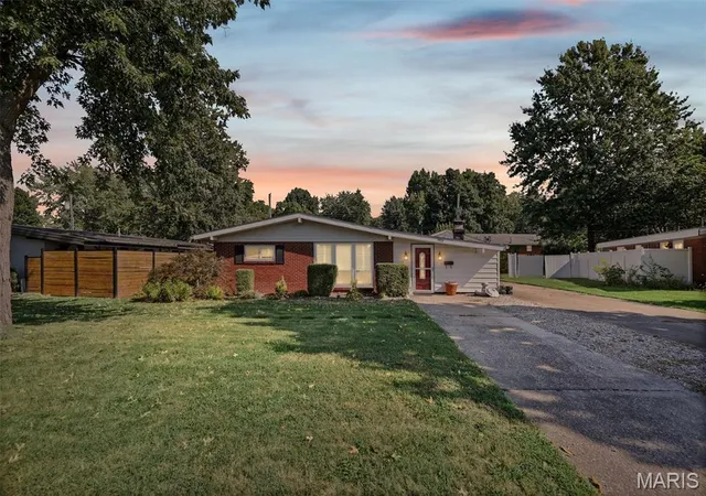 Photo 1 of Single family home for sale at 803 Amherst Dr, East Alton, IL 62024 | MLS# MIS26054275 | Listing updated on 2026-09-07