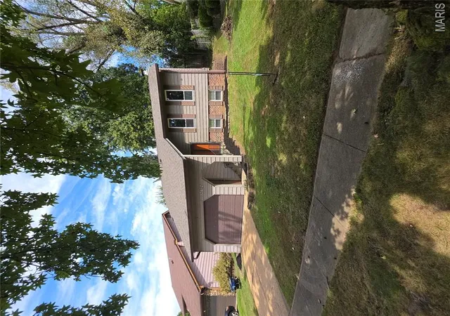 Photo 2 of Single family home for sale at 12462 Sandycreek Ln, Florissant, MO 63033 | MLS# MIS26054284 | Listing updated on 2026-09-14