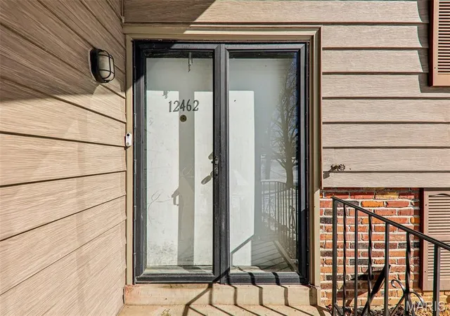 Photo 3 of Single family home for sale at 12462 Sandycreek Ln, Florissant, MO 63033 | MLS# MIS26054284 | Listing updated on 2026-09-14