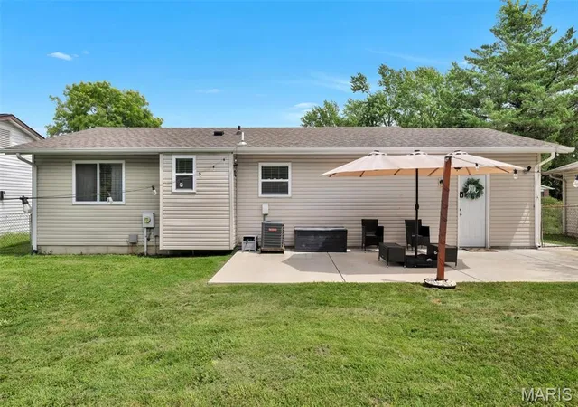 Photo 3 of Single family home for sale at 3027 Luxury Dr, Florissant, MO 63031 | MLS# MIS26054286 | Listing updated on 2026-09-21
