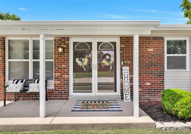 Photo 4 of Single family home for sale at 3027 Luxury Dr, Florissant, MO 63031 | MLS# MIS26054286 | Listing updated on 2026-09-21