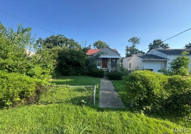 image of 10593 Clarendon Ave, St Louis, MO 63114 | MLS# MIS26054288