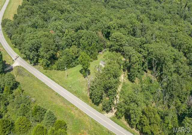 Photo 4 of Sale Pending at 27001 Hwy T, Stover, MO 65078 | MLS# MIS26054289 | Listing updated on 2026-10-06