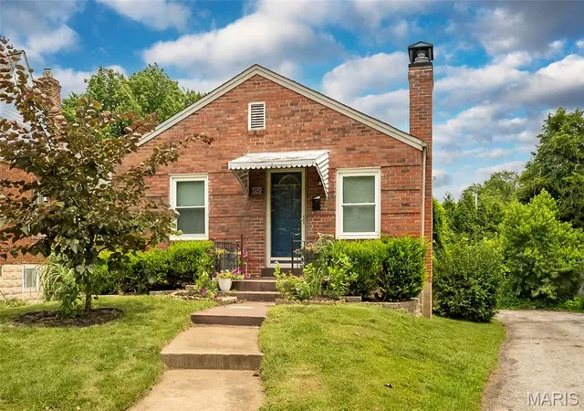 Photo 3 of Single family home for sale at 1510 Collins Ave, Richmond Heights, MO 63117 | MLS# MIS26054294 | Listing updated on 2026-08-28