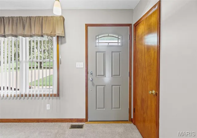 Photo 3 of Single family home for sale at 13906 Klaus Lake Rd, Highland, IL 62249 | MLS# MIS26054310 | Listing updated on 2026-10-05