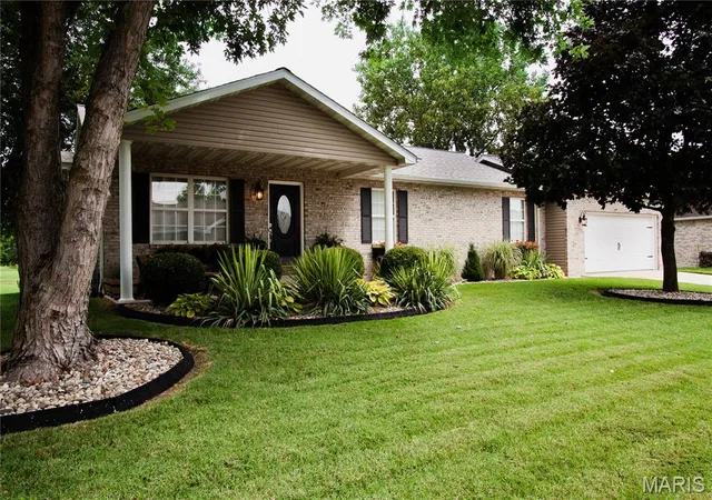 1st image of 80 Raes Creek Dr, Granite City, IL 62040 | MLS# MIS26054313