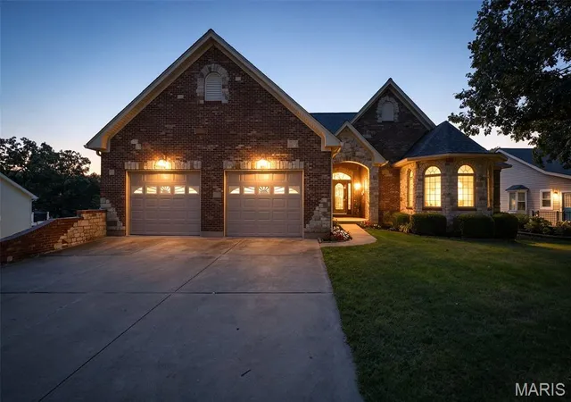 Photo 1 of Single family home for sale at 9850 W Vista Dr, Hillsboro, MO 63050 | MLS# MIS26054314 | Listing updated on 2026-09-02