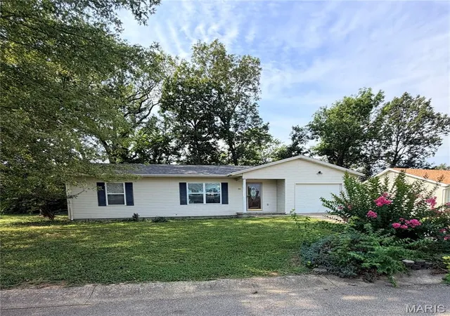 Photo 1 of Single family home for sale at 580 Huntleigh Ct, Farmington, MO 63640 | MLS# MIS26054321 | Listing updated on 2026-10-01