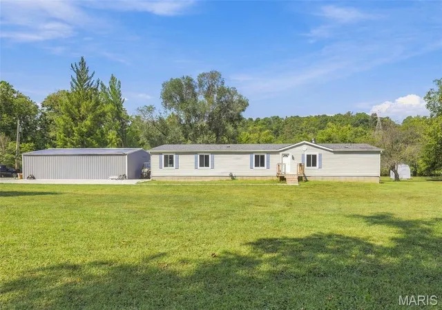 Photo 1 of Single family home for sale at 14216 Charter Church Rd, De Soto, MO 63020 | MLS# MIS26054332 | Listing updated on 2026-10-06
