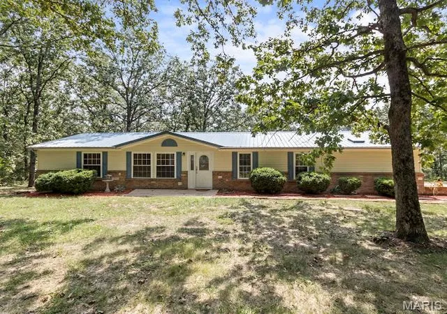 Photo 2 of Manufactured home for sale at 9182 Sunset Dr, Bloomsdale, MO 63627 | MLS# MIS26054343 | Listing updated on 2026-08-28
