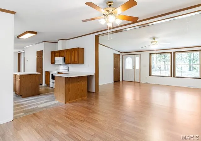 Photo 4 of Manufactured home for sale at 9182 Sunset Dr, Bloomsdale, MO 63627 | MLS# MIS26054343 | Listing updated on 2026-08-28