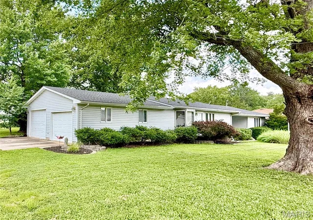 2nd image of 319 Fillmore St, Worden, IL 62097 | MLS# MIS26054351