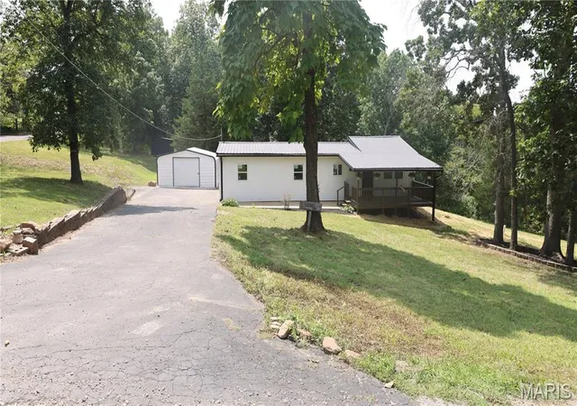 Photo 2 of Manufactured home for sale at 21 Oak Ridge Trl, Festus, MO 63028 | MLS# MIS26054356 | Listing updated on 2026-09-14