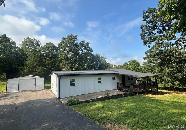 3rd image of 21 Oak Ridge Trl, Festus, MO 63028 | MLS# MIS26054356