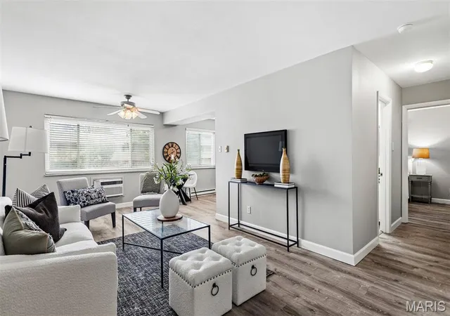 Listing Photo 4 - Condo for sale in building located at 9047 Villaridge, St. Louis, MO 63123 - Unit #A