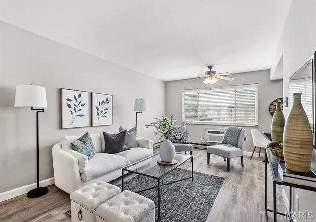 Listing Photo 5 - Condo for sale in building located at 9047 Villaridge, St. Louis, MO 63123 - Unit #A