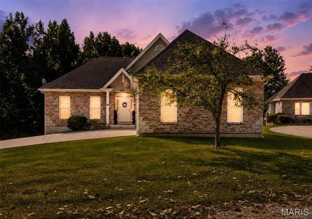 Photo 2 of Single family home for sale at 881 Riverview Dr, Golden Eagle, IL 62036 | MLS# MIS26054381 | Listing updated on 2026-09-05