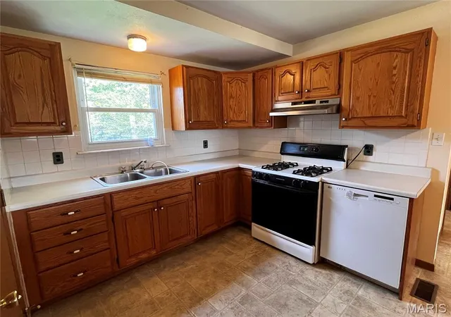 Photo 3 of Single family home for sale at 2369 Saint Joseph Dr, Arnold, MO 63010 | MLS# MIS26054387 | Listing updated on 2026-10-02