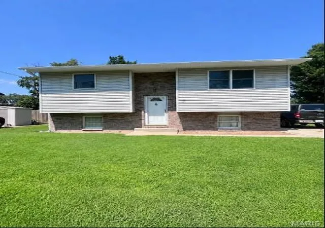 1st image of 135 Central Ave, Granite City, IL 62040 | MLS# MIS26054400