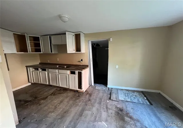 7th image of 7711 Minnesota Ave, St Louis, MO 63111 | MLS# MIS26054401