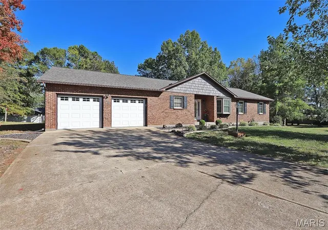 Photo 1 of Single family home for sale at 436 Squaw Valley Dr, Farmington, MO 63640 | MLS# MIS26054411 | Listing updated on 2026-10-21