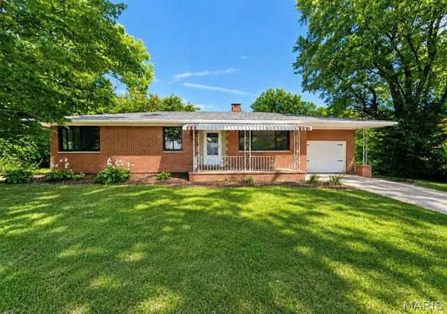 1st image of 524 Pearl St, Godfrey, IL 62035 | MLS# MIS26054413