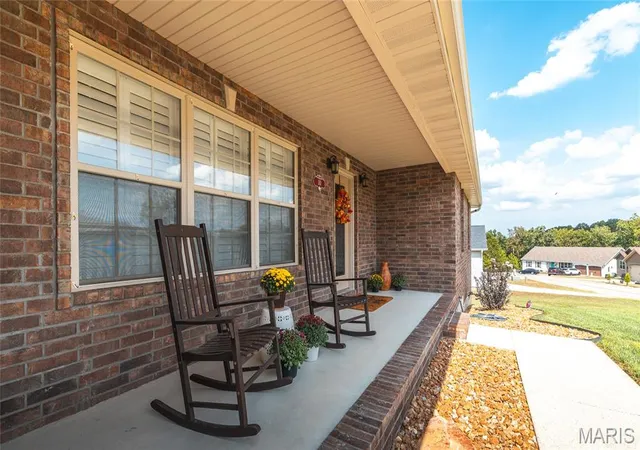 Photo 3 of Sale Pending at 110 Paradise St, Waynesville, MO 65583 | MLS# MIS26054415 | Listing updated on 2026-10-15