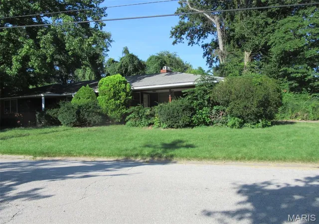 1st image of 2312 Gillis St, Alton, IL 62002 | MLS# MIS26054416