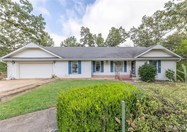 Photo 1 of Single family home for sale at 949 Robin Ln, Poplar Bluff, MO 63901 | MLS# MIS26054418 | Listing updated on 2026-09-01
