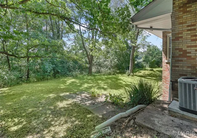 Photo 4 of Single family home for sale at 3620 Bloomer Dr, Alton, IL 62002 | MLS# MIS26054421 | Listing updated on 2026-09-07