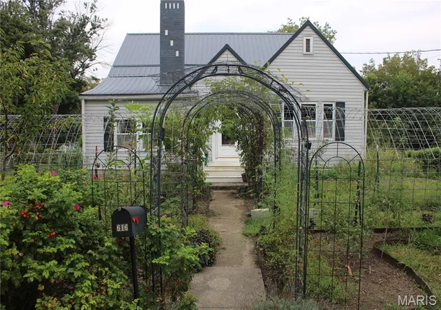 3rd image of 616 S Washington St, Paris, MO 65275 | MLS# MIS26054424