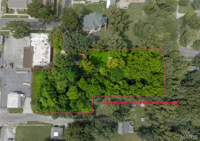 4th image of 325 W North St, Staunton, IL 62088 | MLS# MIS26054438