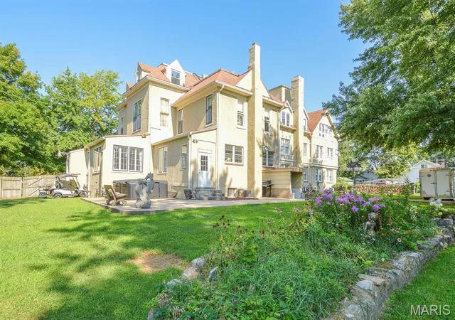 Photo 4 of Single family home for sale at 924 N Main Ave, Springfield, MO 65802 | MLS# MIS26054440 | Listing updated on 2026-08-24