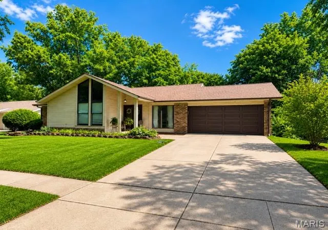 1st image of 15250 Kingsman Cir, Chesterfield, MO 63017 | MLS# MIS26054457