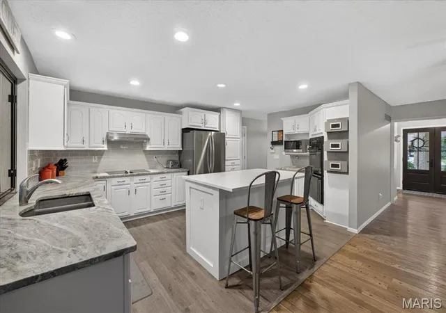 Photo 3 of Single family home for sale at 15250 Kingsman Cir, Chesterfield, MO 63017 | MLS# MIS26054457 | Listing updated on 2026-09-06