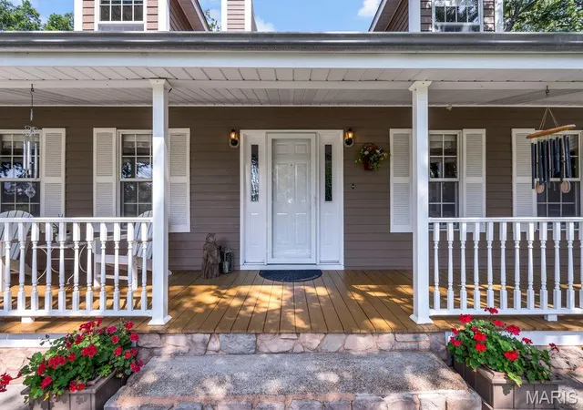 Photo 2 of Single family home for sale at 3025 Canman Ln, Columbia, IL 62236 | MLS# MIS26054458 | Listing updated on 2026-08-31