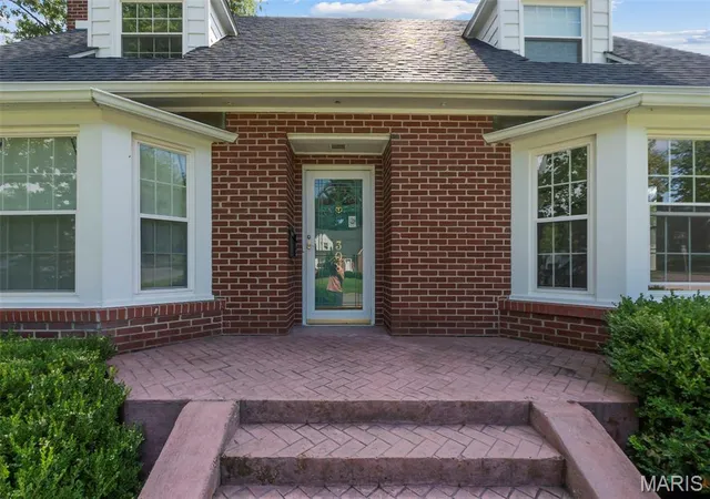 2nd image of 308 N Sunset Blvd, Cape Girardeau, MO 63701 | MLS# MIS26054468