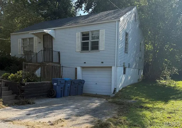 2nd image of 326 Atwater Ave, St Louis, MO 63135 | MLS# MIS26054473