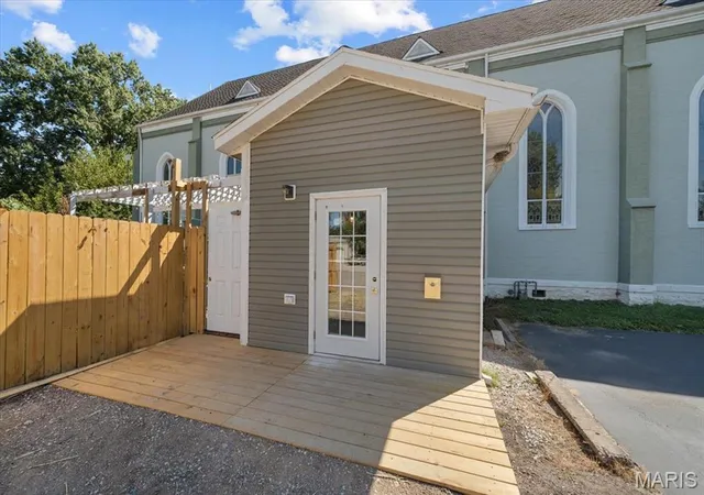 Photo 3 of Single family home for sale at 531 S West St, Carlinville, IL 62626 | MLS# MIS26054478 | Listing updated on 2026-09-08