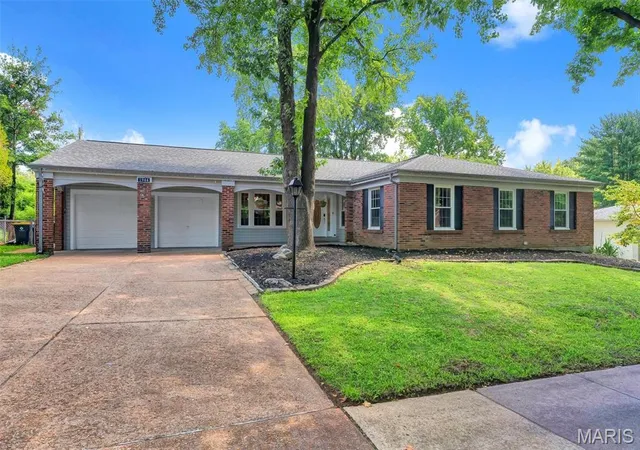 Single family home for sale at 1944 Pepperrell Dr, Unincorporated, MO 63146 | MLS# MIS26054484