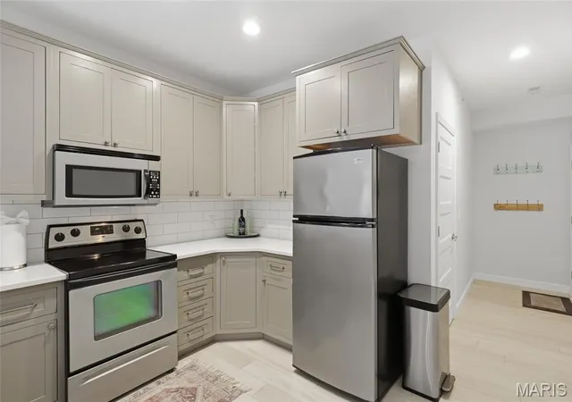 Listing Photo 4 - Condo for sale in building located at 166 Oak Harbor Dr, Camdenton, MO 65020 - Unit #3D