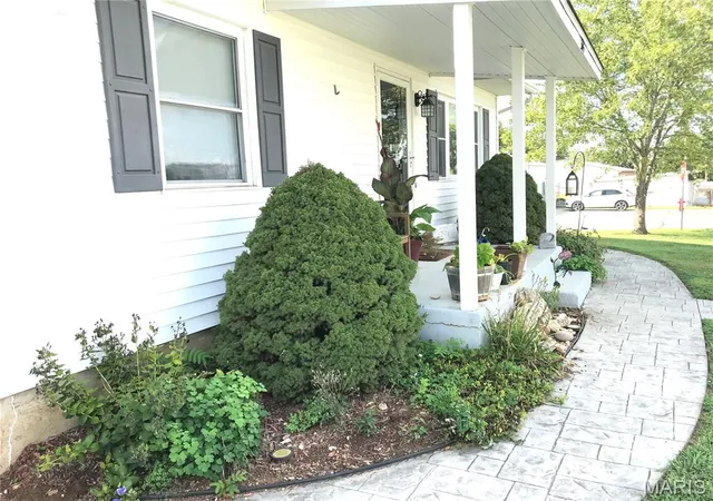 2nd image of 305 N Mill St, Vienna, MO 65582 | MLS# MIS26054496