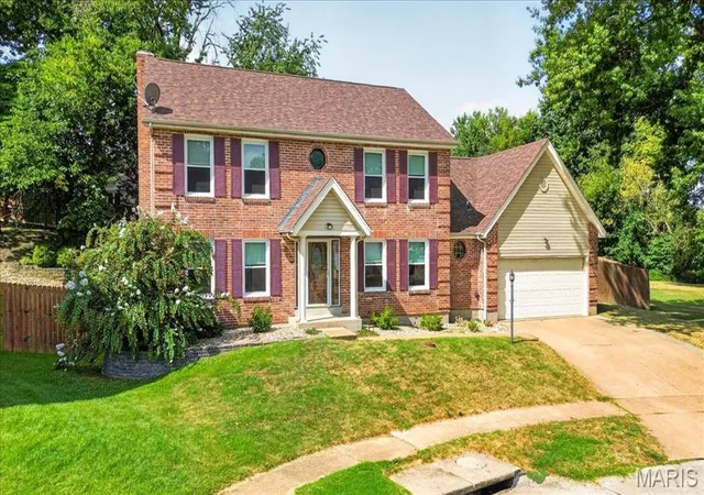 Photo 3 of Single family home for sale at 2546 Willow Knoll Dr, Saint Louis, MO 63129 | MLS# MIS26054497 | Listing updated on 2026-10-06