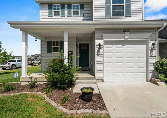 Photo 3 of Sale Pending at 2203 Windswept Farms Dr, Eureka, MO 63025 | MLS# MIS26054499 | Listing updated on 2026-09-04