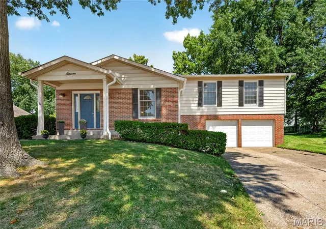 Photo 1 of Single family home for sale at 16 Ml Race Dr, Saint Peters, MO 63376 | MLS# MIS26054500 | Listing updated on 2026-09-13