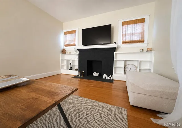 Photo 2 of Single family home for sale at 2320 Sanford Ave, Alton, IL 62002 | MLS# MIS26054502 | Listing updated on 2026-08-29