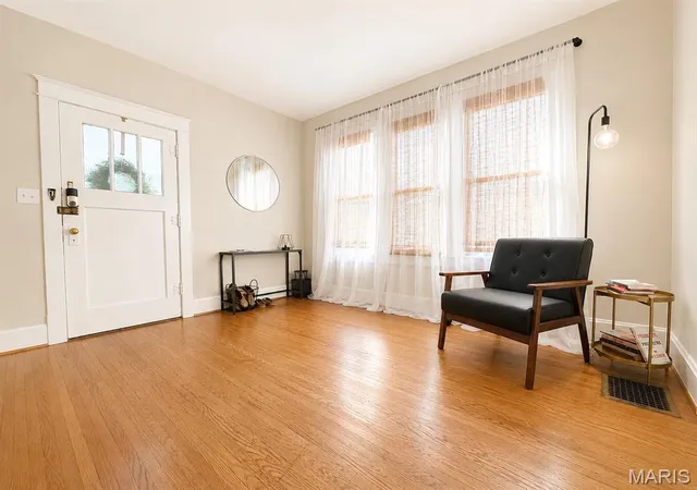 Photo 3 of Single family home for sale at 2320 Sanford Ave, Alton, IL 62002 | MLS# MIS26054502 | Listing updated on 2026-08-29