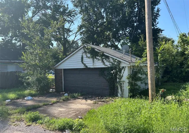 Photo 1 of Single family home for sale at 11823 Larimore Rd, St Louis, MO 63138 | MLS# MIS26054511 | Listing updated on 2026-08-24