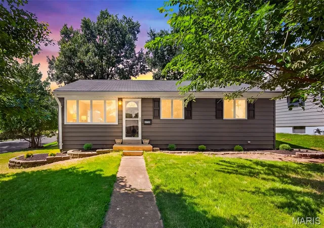 Photo 1 of Single family home for sale at 2701 Sibley St, St Charles, MO 63301 | MLS# MIS26054513 | Listing updated on 2026-09-08